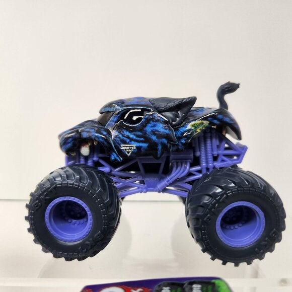 Lot of (6) Monster Jam Monster Trucks 1/64 (m) - Picture 4 of 8